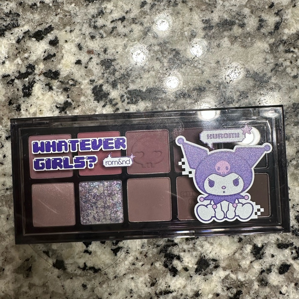 Rom&nd Kuromi Palette